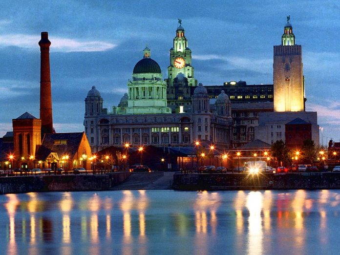 Buildings and Landmarks – Royal Liver Building – Liverpool